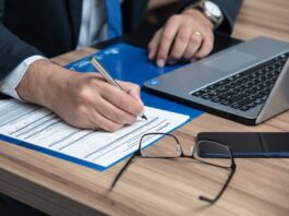 Cięcie laserem vs. tradycyjne metody cięcia: co wybrać dla Twojej produkcji?