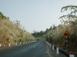 Lustra drogowe jako element infrastruktury miejskiej: zastosowanie i korzyści
