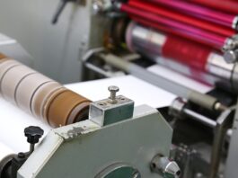 Podziękowania ślubne na płótnie – co wybrać